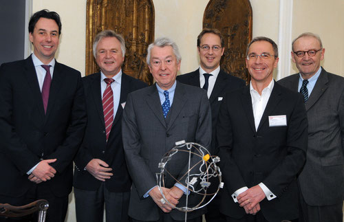 symmedia Verwaltungsrat und Geschäftsleitung, von links nach rechts: Dr. Christian Mestwerdt, Prof. Dr. Horst Meier, Dr. Ernst F. Schröder, Paul von Schubert, Peter Barkowsky, Dr. Florian Böllhoff